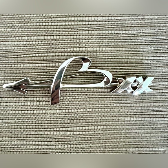 Authentic Tiffany&Co.Sterling Silver brooch by Paloma Picasso.Romantic! - Picture 4 of 4
